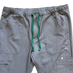 FIGS Men’s Cairo Cargo Scrub Pants Gray L/S  Straight Leg Drawstring Technical